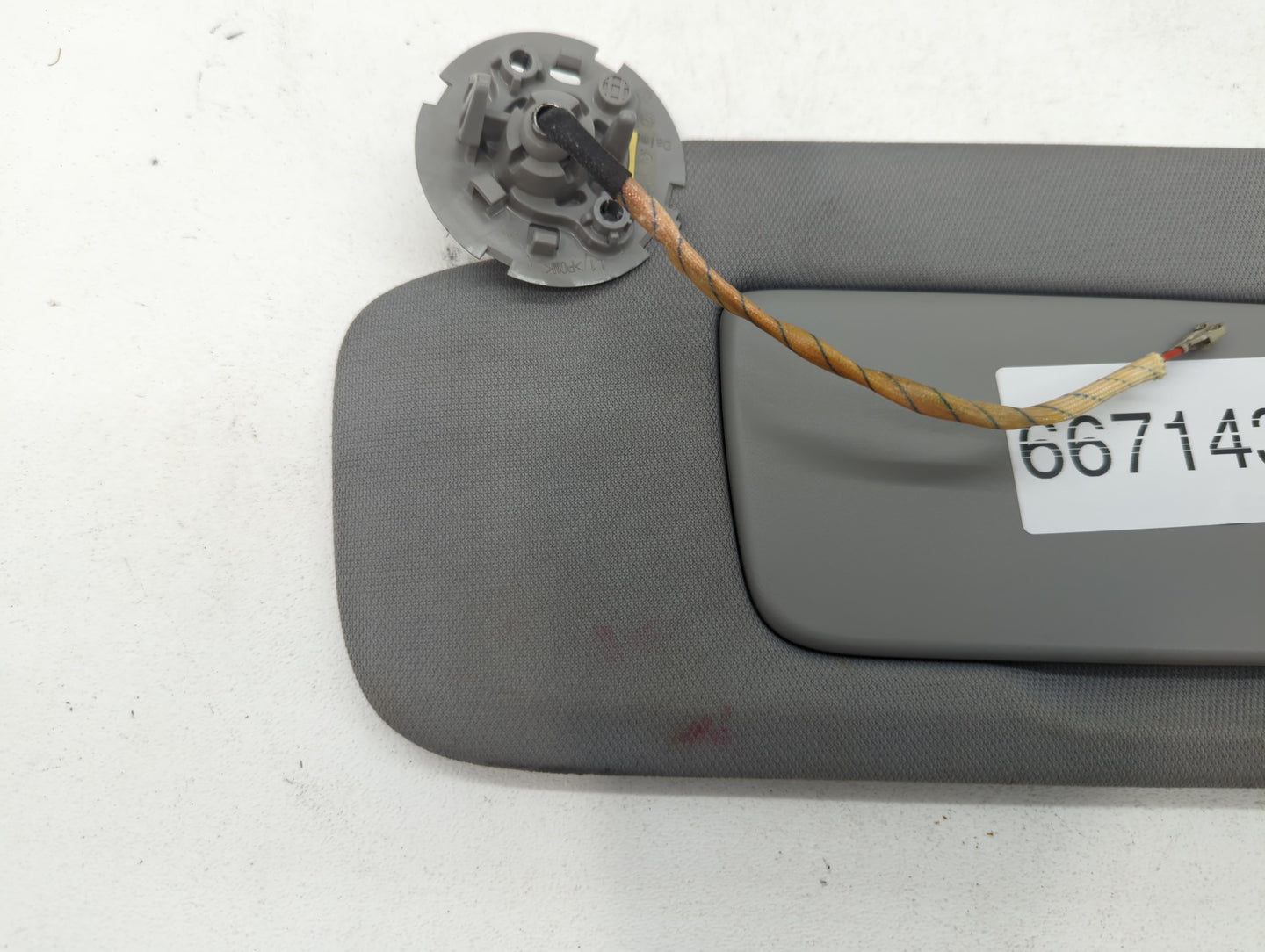 2018-2019 Chevrolet Equinox Sun Visor Shade Replacement Driver Left Mirror Fits Fits 2018 2019 OEM Used Auto Parts - Oemused