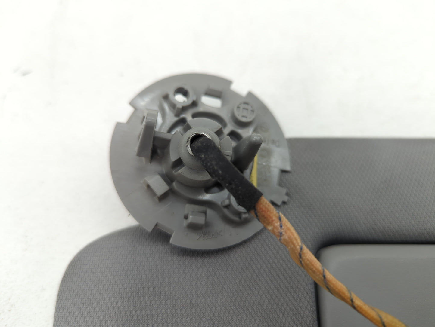 2018-2019 Chevrolet Equinox Sun Visor Shade Replacement Driver Left Mirror Fits Fits 2018 2019 OEM Used Auto Parts - Oemused