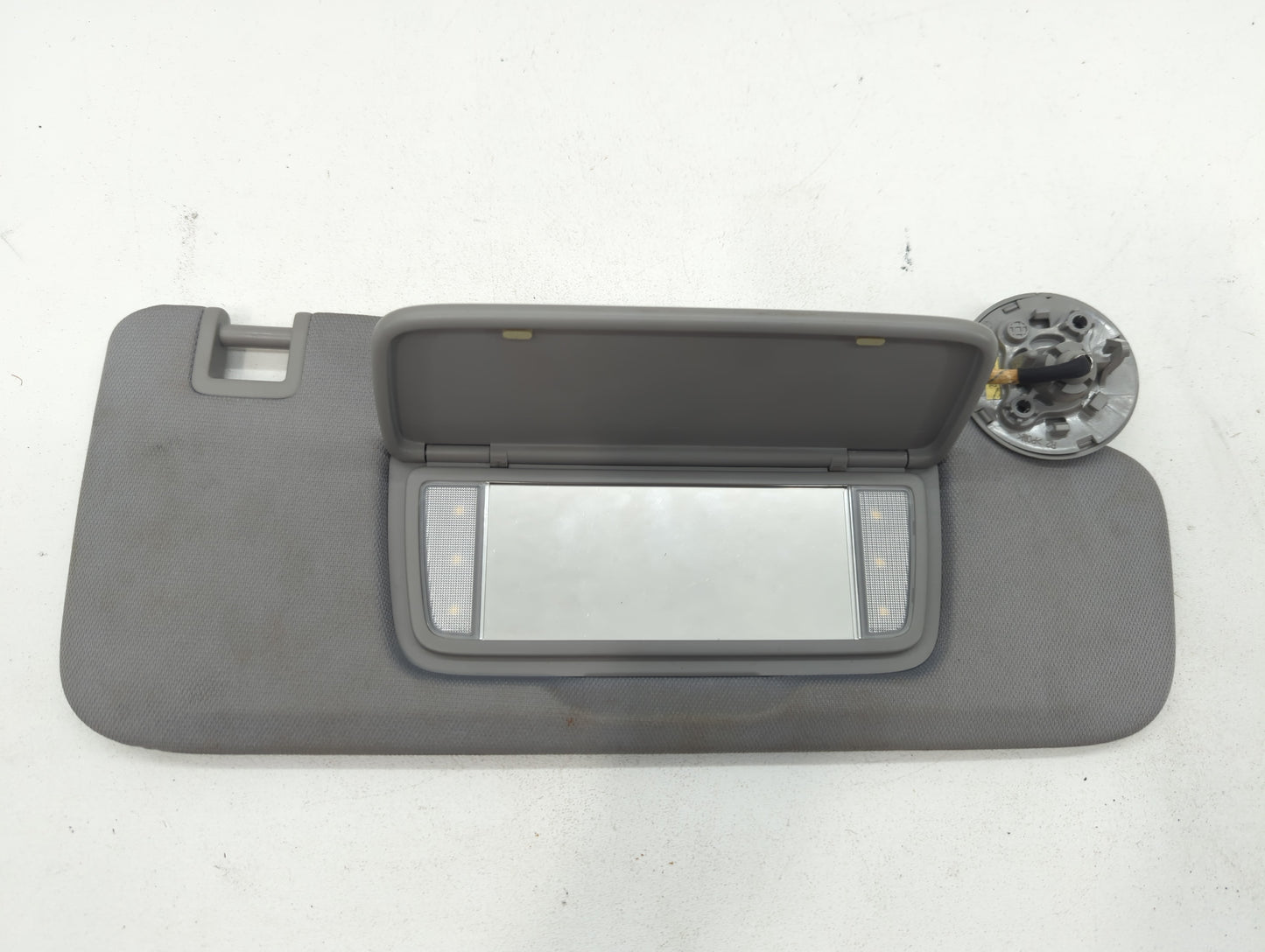 2018-2019 Chevrolet Equinox Sun Visor Shade Replacement Passenger Right Mirror Fits Fits 2018 2019 OEM Used Auto Parts - Oem