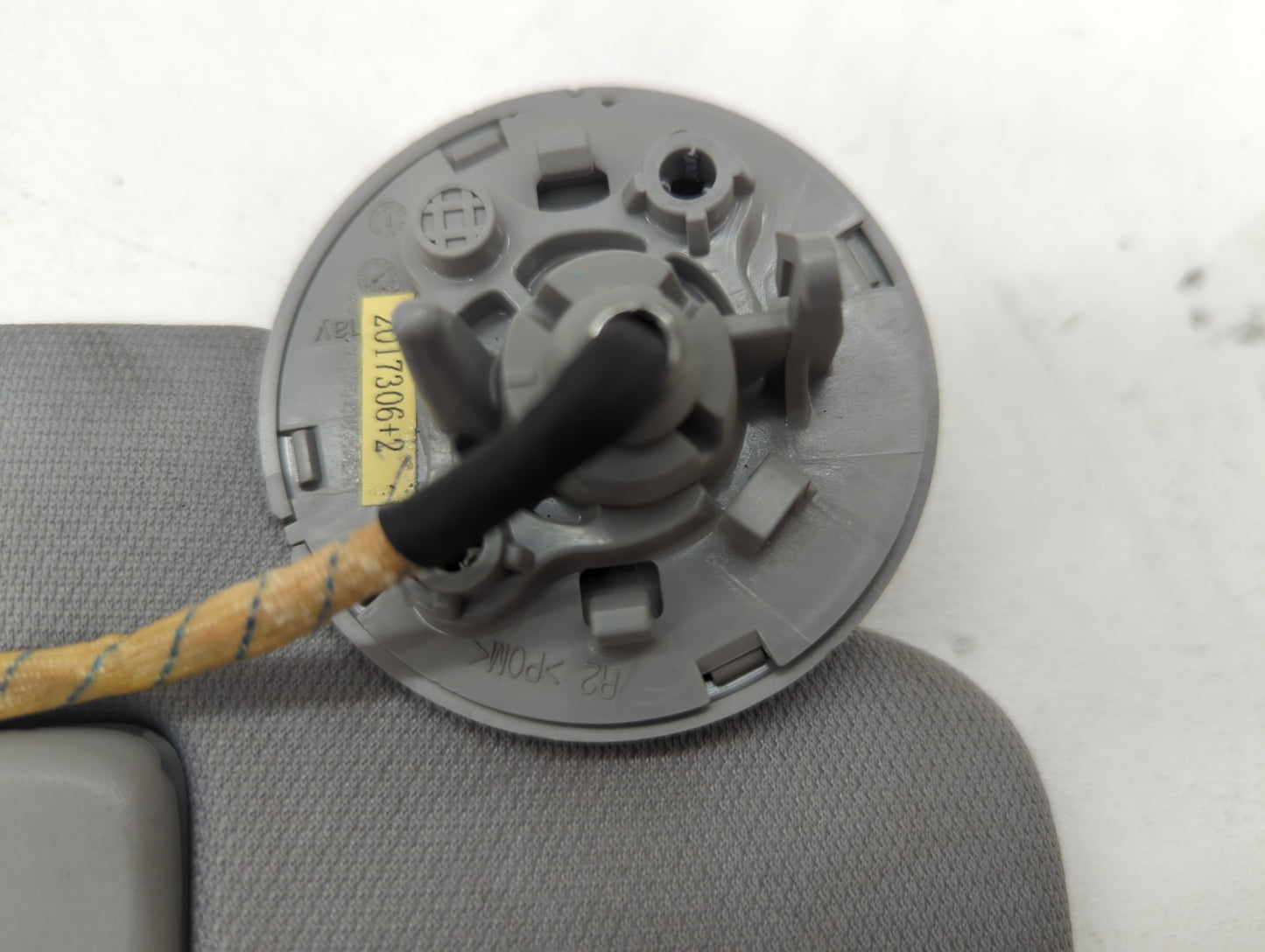 2018-2019 Chevrolet Equinox Sun Visor Shade Replacement Passenger Right Mirror Fits Fits 2018 2019 OEM Used Auto Parts - Oem