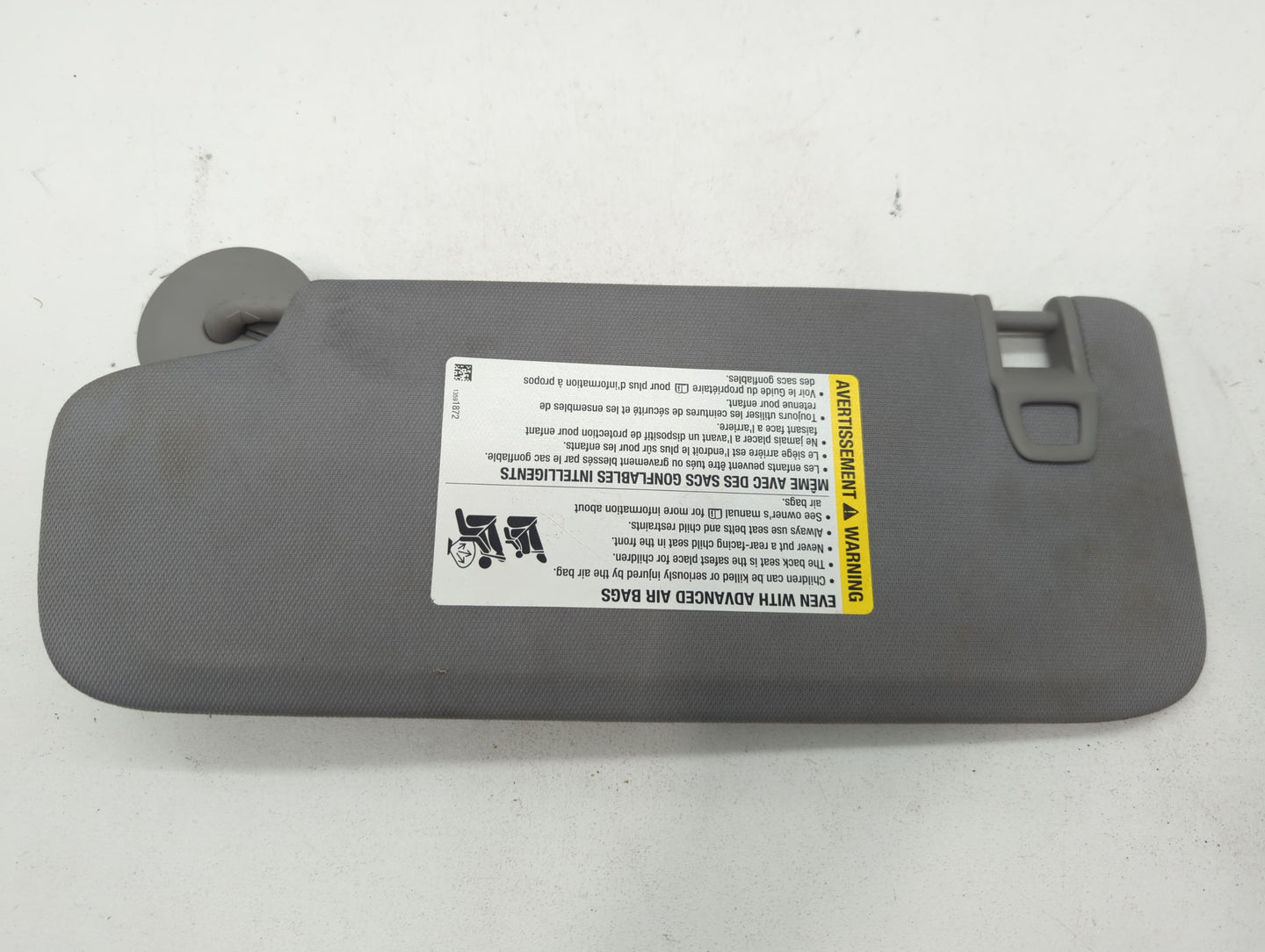 2018-2019 Chevrolet Equinox Sun Visor Shade Replacement Passenger Right Mirror Fits Fits 2018 2019 OEM Used Auto Parts - Oem