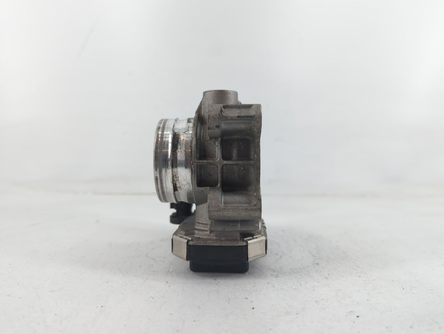 2018-2022 Chevrolet Equinox Throttle Body P/N:12671379AA Fits Fits 2016 2017 2018 2019 2020 2021 2022 OEM Used Auto Parts - 