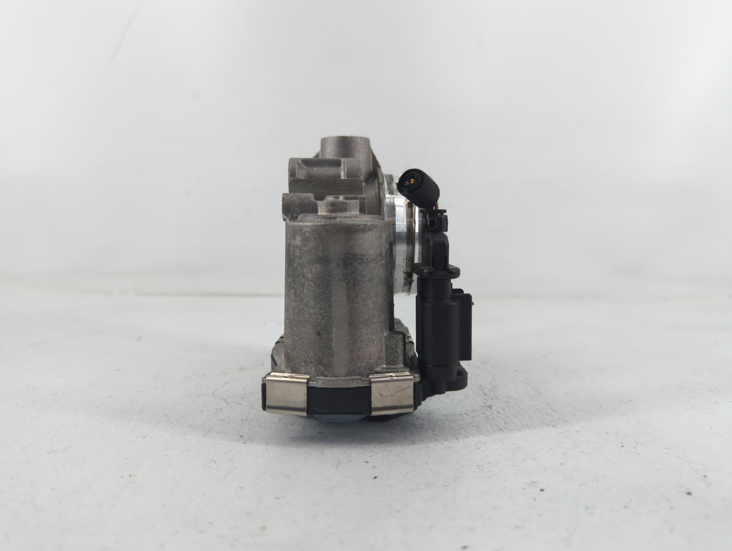 2018-2022 Chevrolet Equinox Throttle Body P/N:12671379AA Fits Fits 2016 2017 2018 2019 2020 2021 2022 OEM Used Auto Parts - 