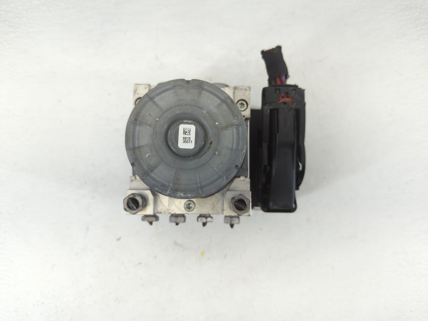 2018-2019 Chevrolet Equinox ABS Pump Control Module Replacement P/N:84414760 Fits Fits 2018 2019 2020 2021 OEM Used Auto Par