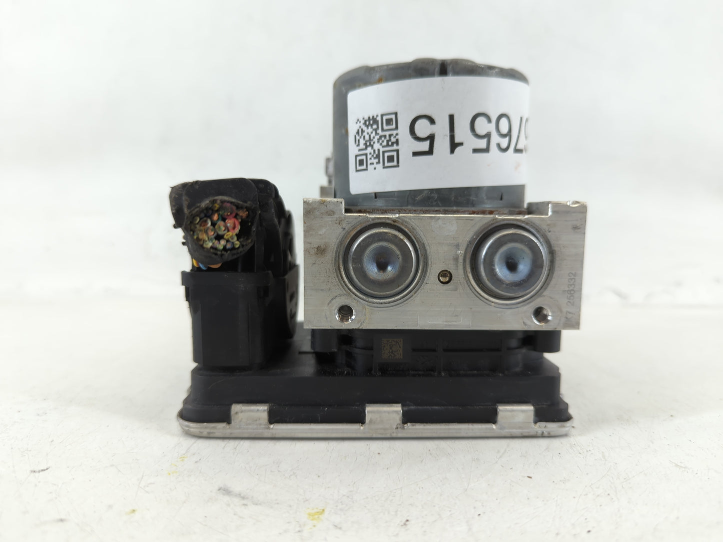 2018-2019 Chevrolet Equinox ABS Pump Control Module Replacement P/N:84414760 Fits Fits 2018 2019 2020 2021 OEM Used Auto Par