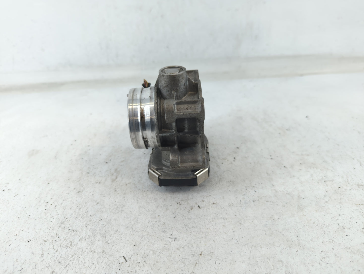2018-2022 Chevrolet Equinox Throttle Body P/N:12671379AA Fits Fits 2016 2017 2018 2019 2020 2021 2022 OEM Used Auto Parts - 