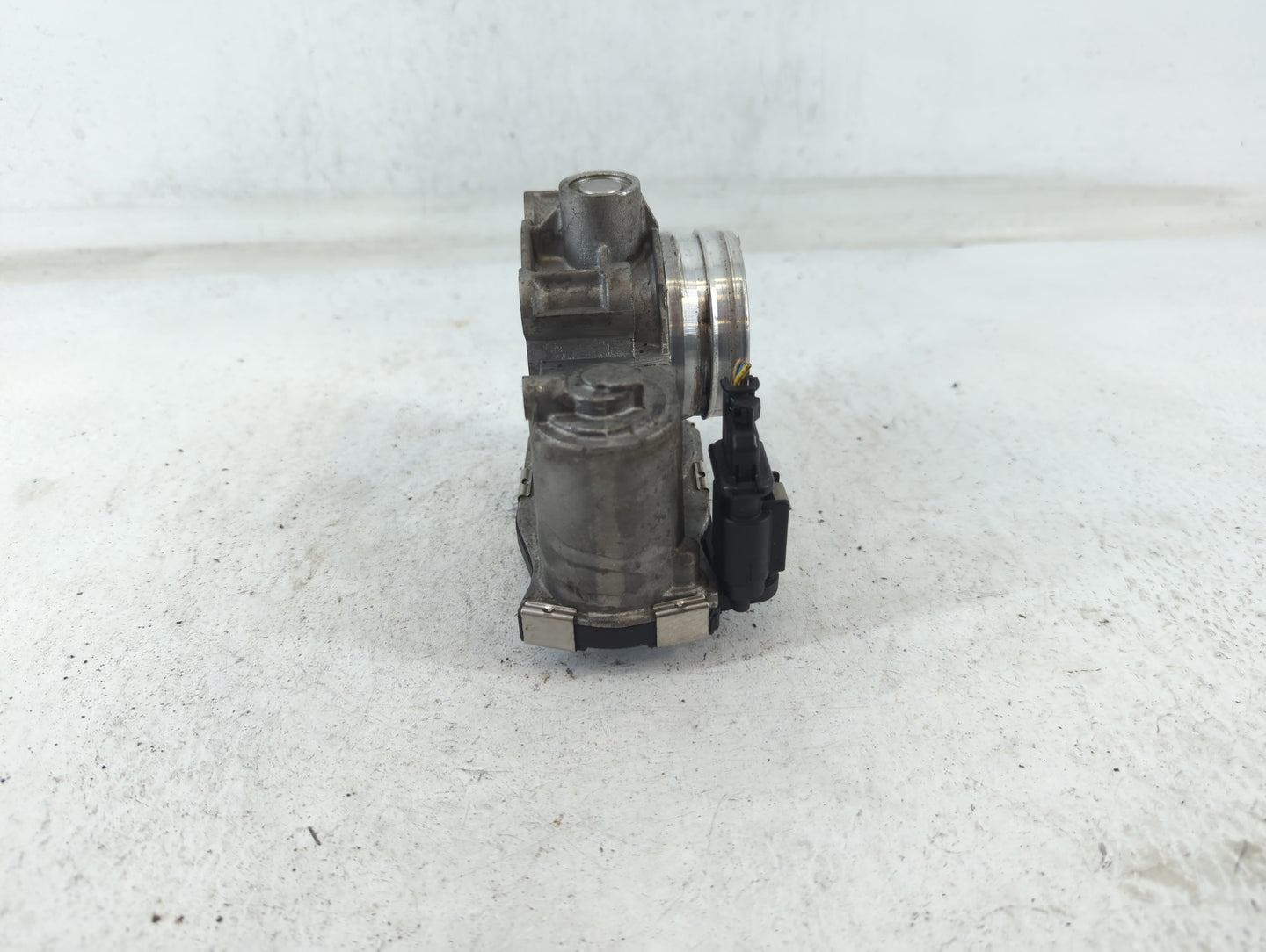 2018-2022 Chevrolet Equinox Throttle Body P/N:12671379AA Fits Fits 2016 2017 2018 2019 2020 2021 2022 OEM Used Auto Parts - 