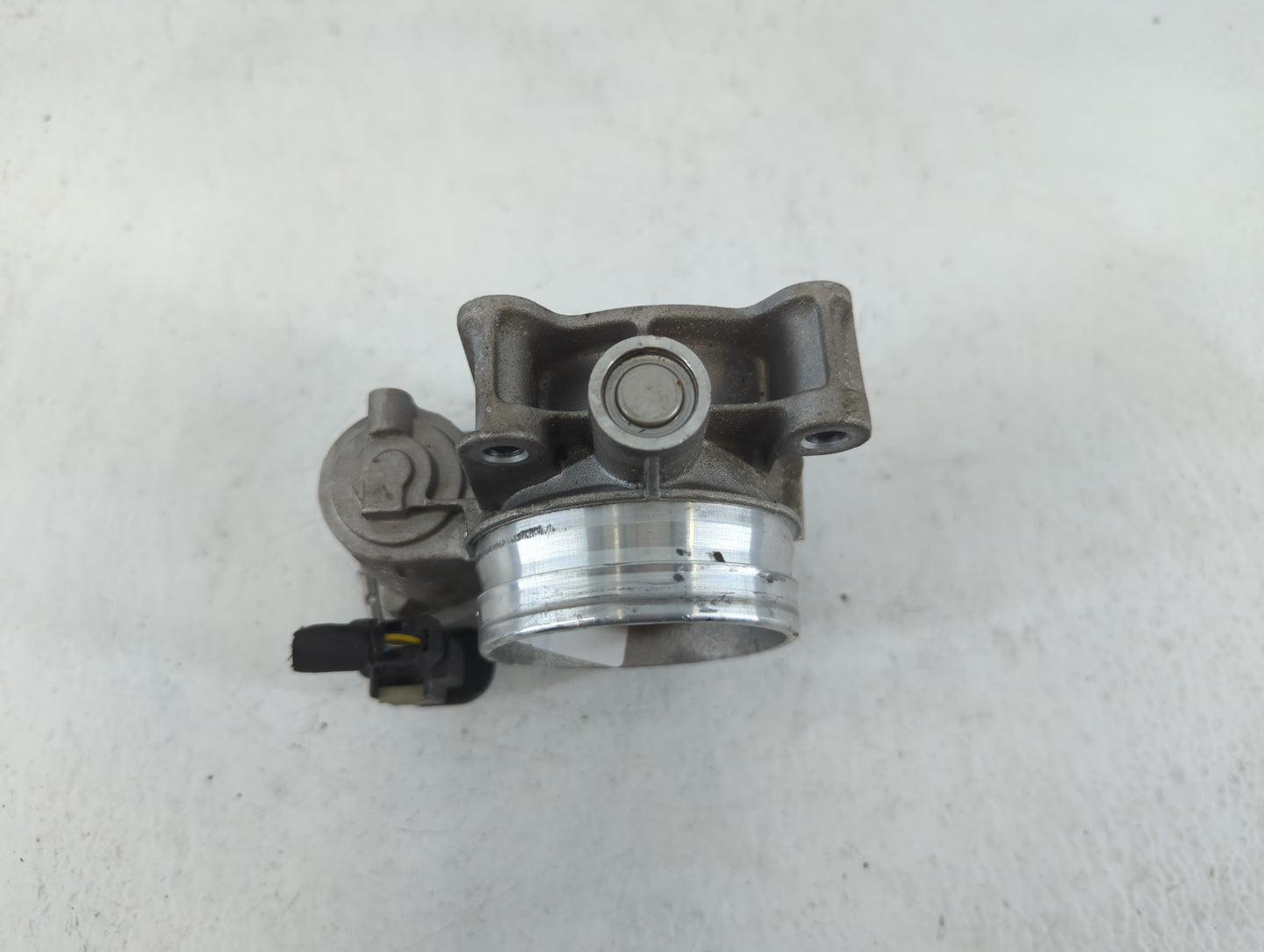 2018-2020 Chevrolet Equinox Throttle Body P/N:12670837AA Fits Fits 2013 2014 2015 2016 2017 2018 2019 2020 2021 OEM Used Aut