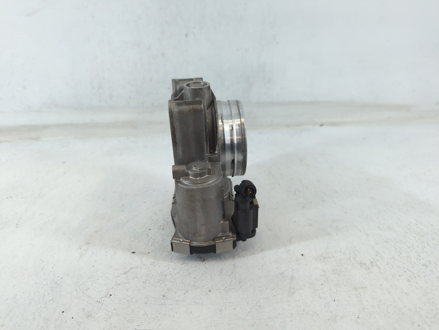 2018-2020 Chevrolet Equinox Throttle Body P/N:12670837AA Fits Fits 2013 2014 2015 2016 2017 2018 2019 2020 2021 OEM Used Aut
