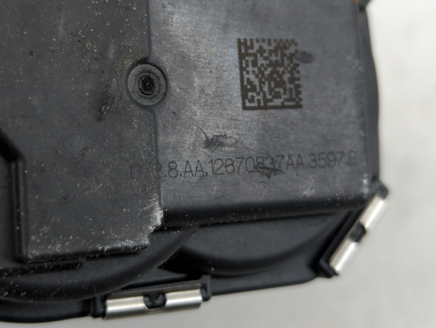 2018-2020 Chevrolet Equinox Throttle Body P/N:12670837AA Fits Fits 2013 2014 2015 2016 2017 2018 2019 2020 2021 OEM Used Aut