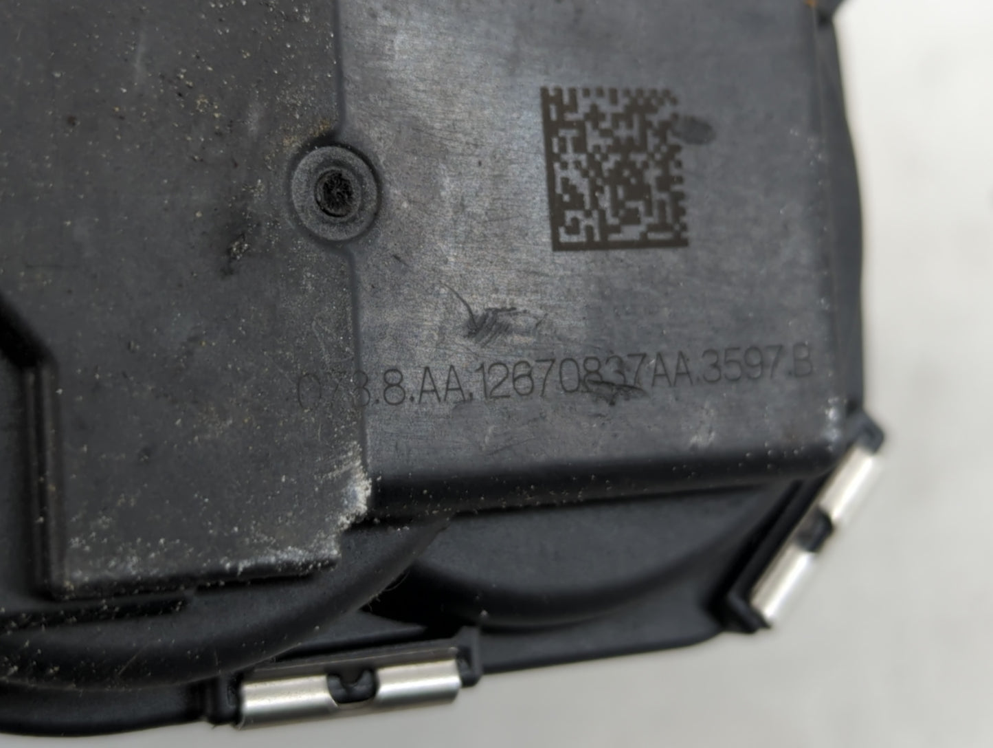 2018-2020 Chevrolet Equinox Throttle Body P/N:12670837AA Fits Fits 2013 2014 2015 2016 2017 2018 2019 2020 2021 OEM Used Aut