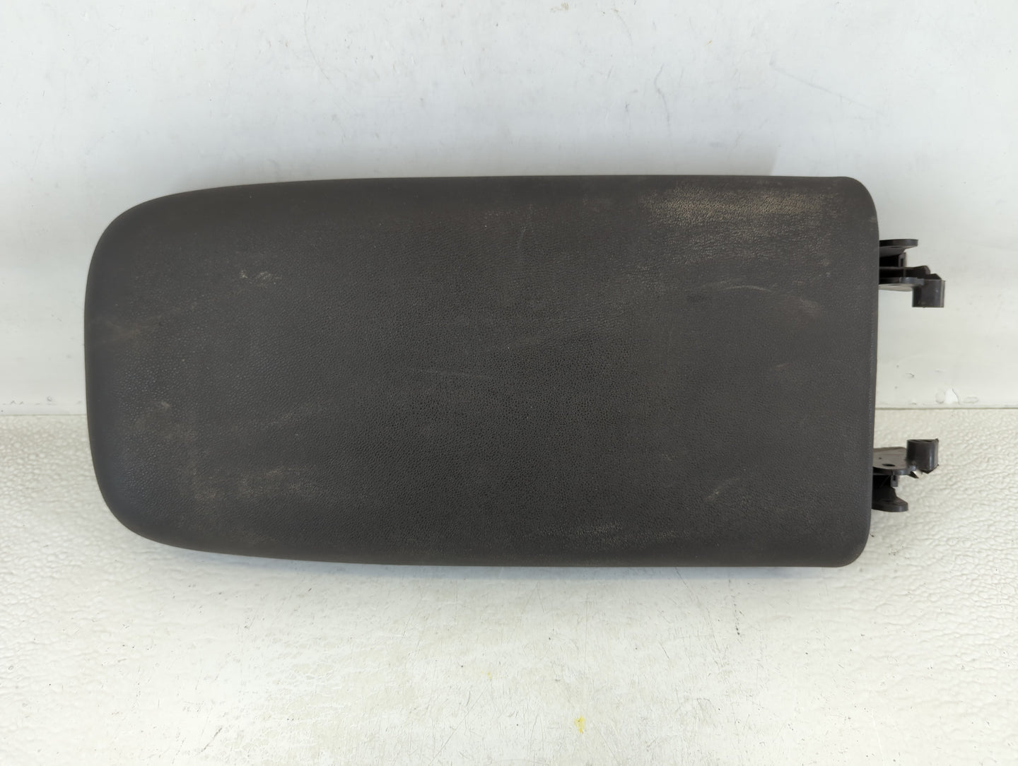 2018-2022 Chevrolet Equinox Center Console Armrest Cover Lid Black - Oemusedautoparts1.com