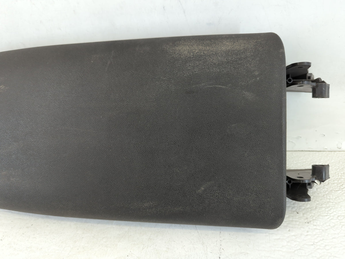 2018-2022 Chevrolet Equinox Center Console Armrest Cover Lid Black 677986 - Oemusedautoparts1.com