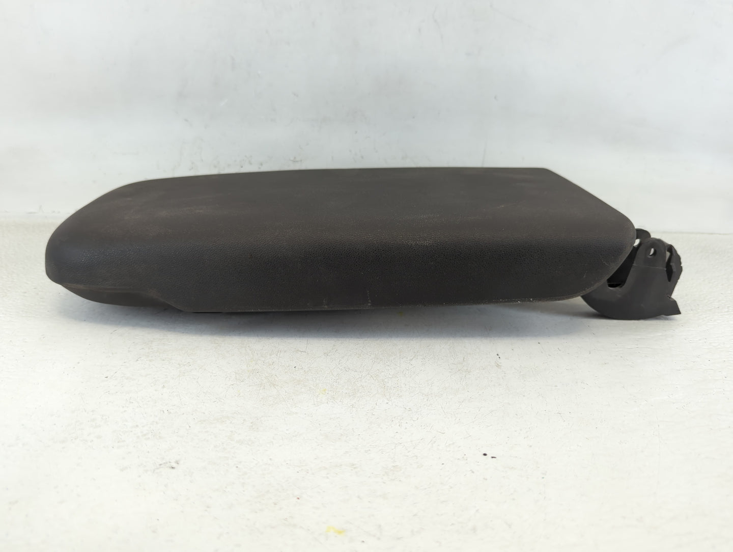 2018-2022 Chevrolet Equinox Center Console Armrest Cover Lid Black - Oemusedautoparts1.com