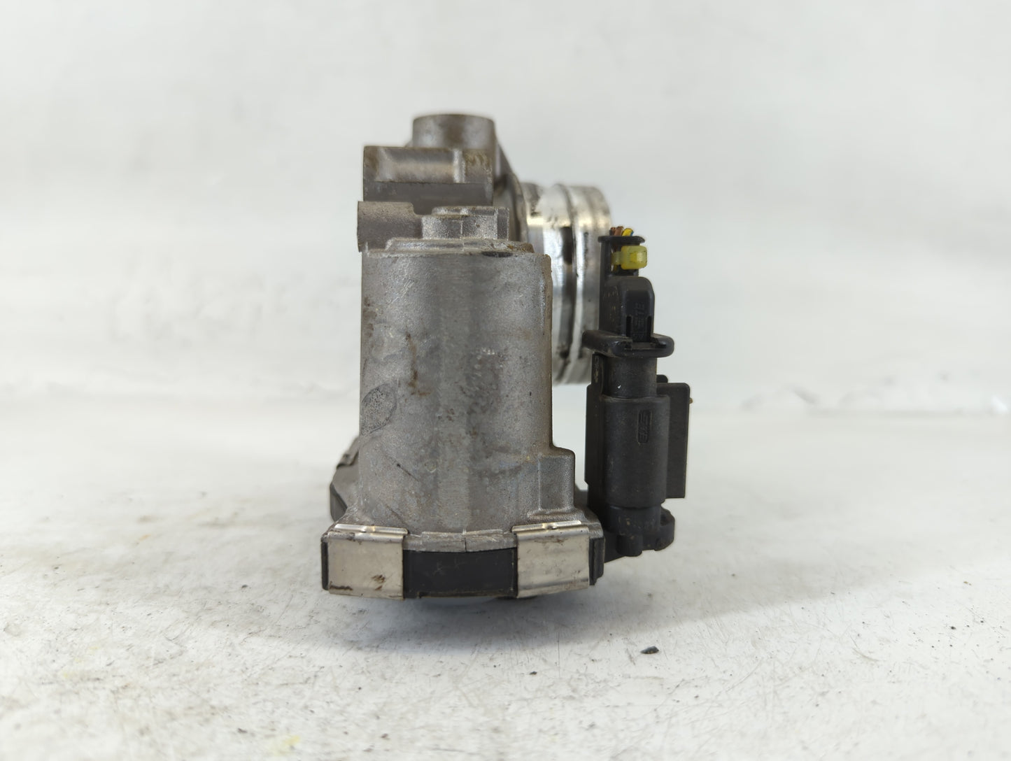 2018-2022 Chevrolet Equinox Throttle Body P/N:12671379AA Fits Fits 2016 2017 2018 2019 2020 2021 2022 OEM Used Auto Parts - 