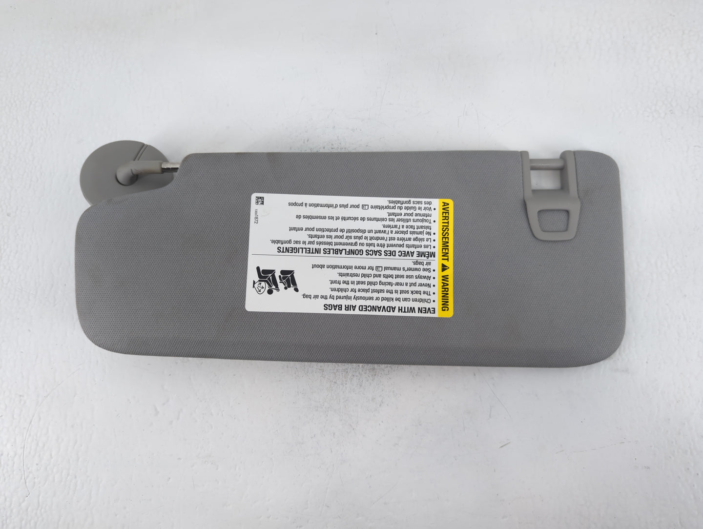 2018-2019 Chevrolet Equinox Sun Visor Shade Replacement Passenger Right Mirror Fits Fits 2018 2019 OEM Used Auto Parts - Oem