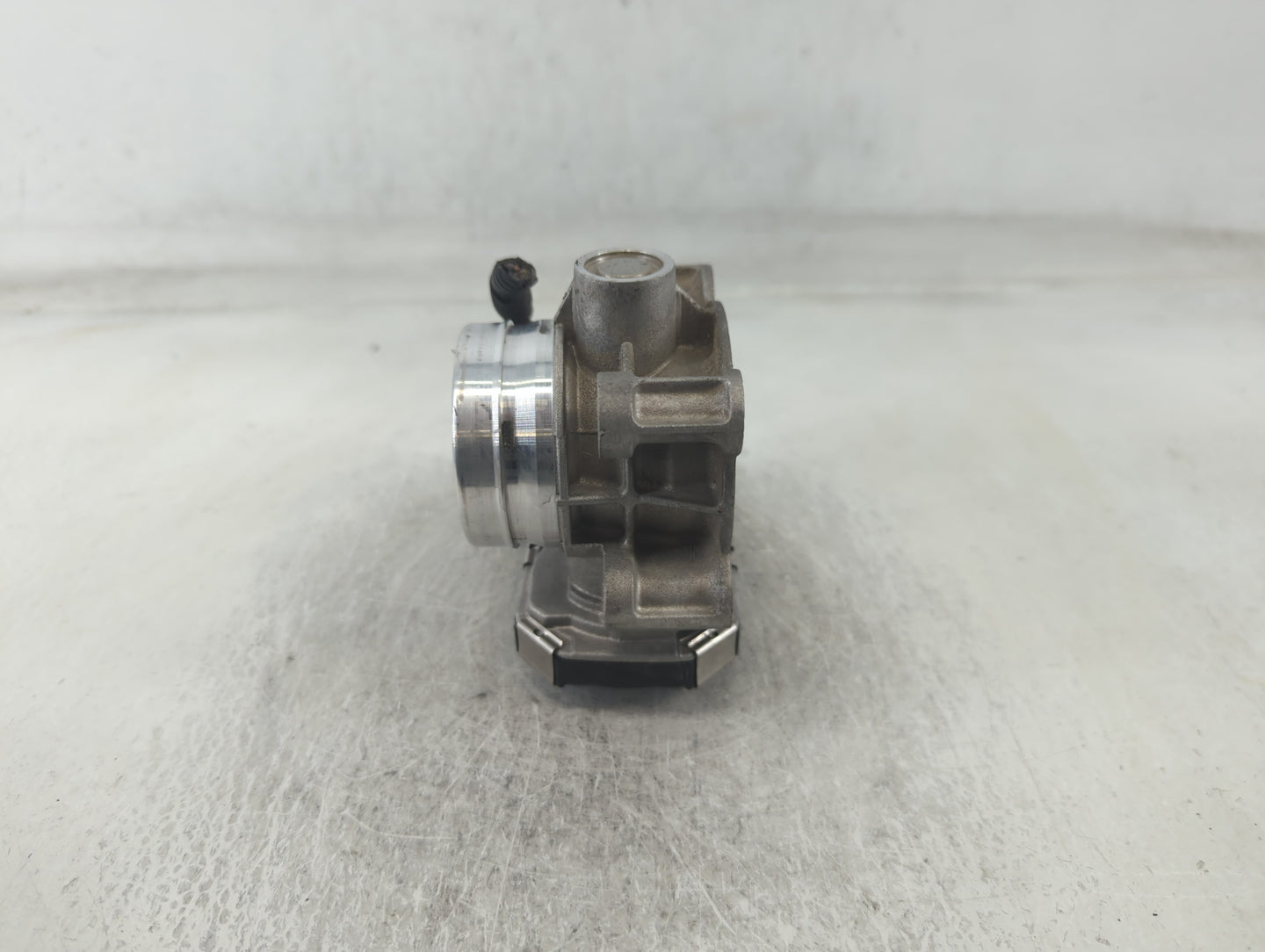 2018-2022 Chevrolet Equinox Throttle Body P/N:12671379AA Fits Fits 2016 2017 2018 2019 2020 2021 2022 OEM Used Auto Parts - 
