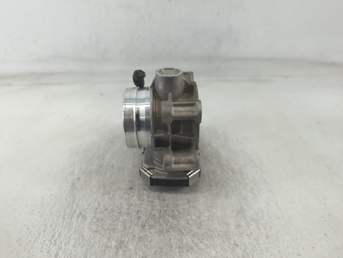 2018-2022 Chevrolet Equinox Throttle Body P/N:12671379AA Fits Fits 2016 2017 2018 2019 2020 2021 2022 OEM Used Auto Parts - 