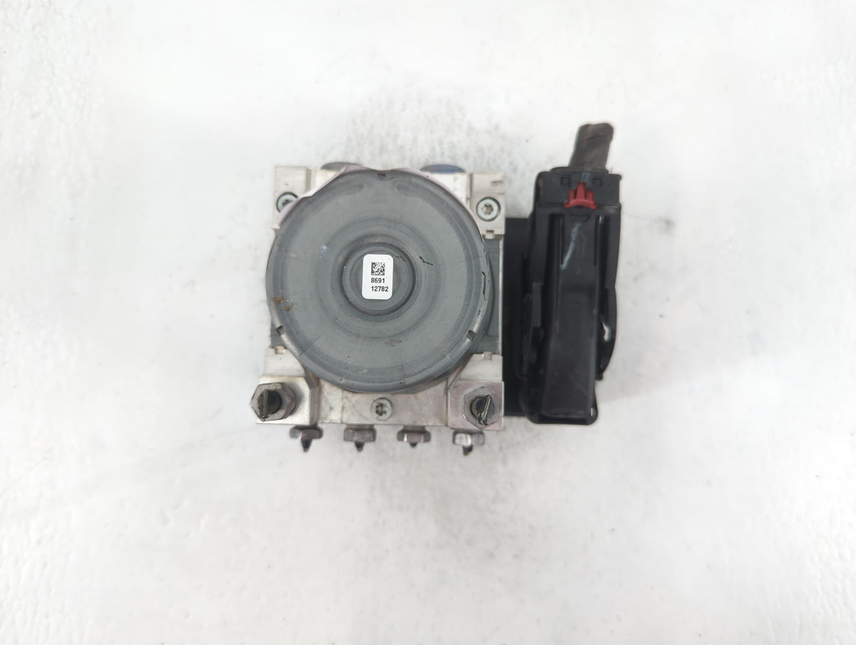 2018-2019 Chevrolet Equinox Anti-Lock Brake ABS Pump Module Actuator OEM P/N:84414759 Fits Fits 2018 2019 2020 2021 OEM Used