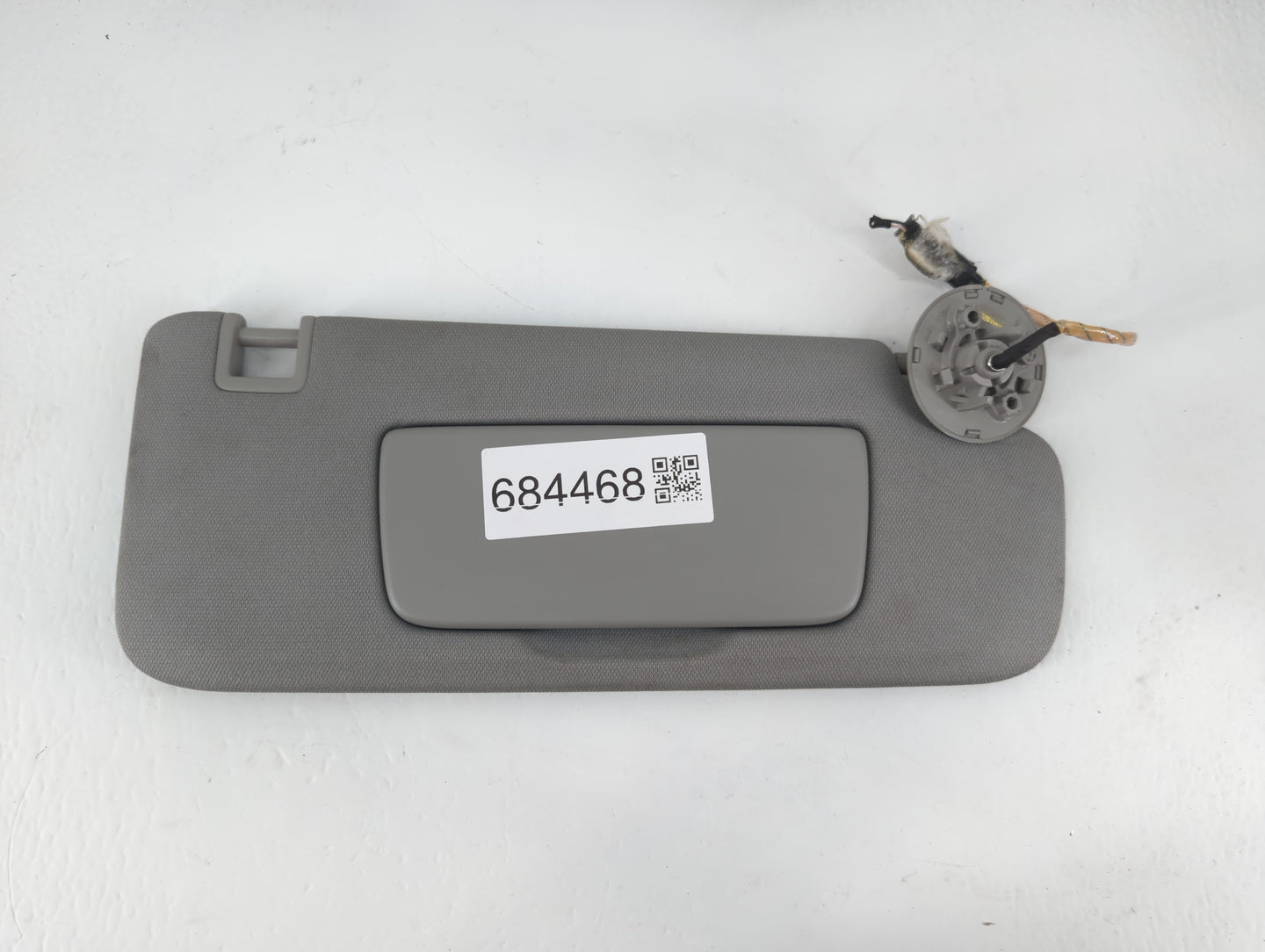 2018-2019 Chevrolet Equinox Sun Visor Shade Replacement Passenger Right Mirror Fits Fits 2018 2019 OEM Used Auto Parts - Oem