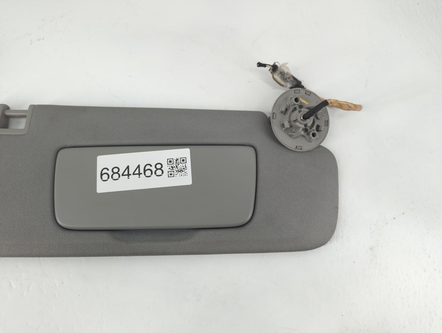 2018-2019 Chevrolet Equinox Sun Visor Shade Replacement Passenger Right Mirror Fits Fits 2018 2019 OEM Used Auto Parts - Oem