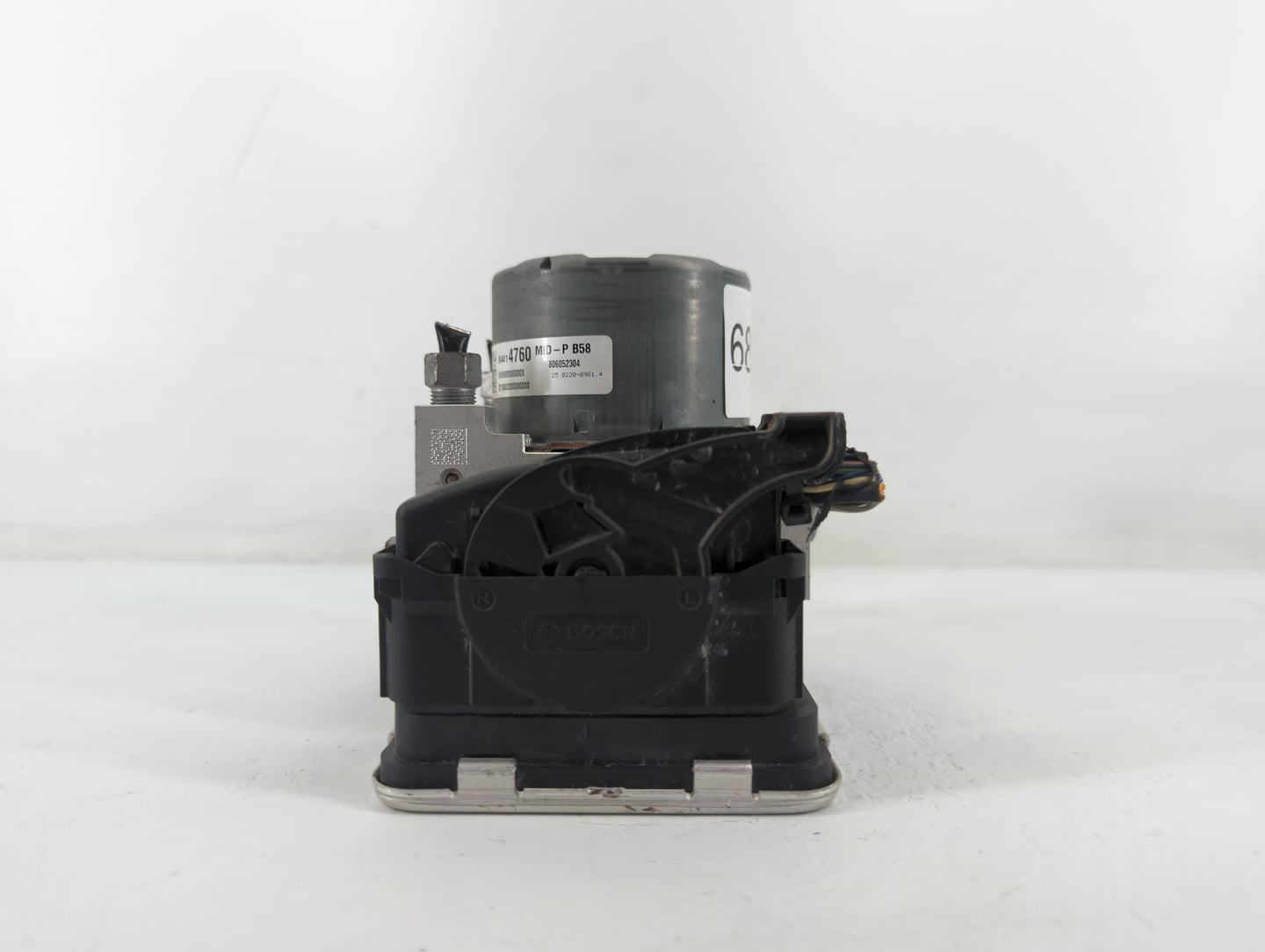 2018-2019 Chevrolet Equinox ABS Pump Control Module Replacement P/N:84414760 Fits Fits 2018 2019 2020 2021 OEM Used Auto Par