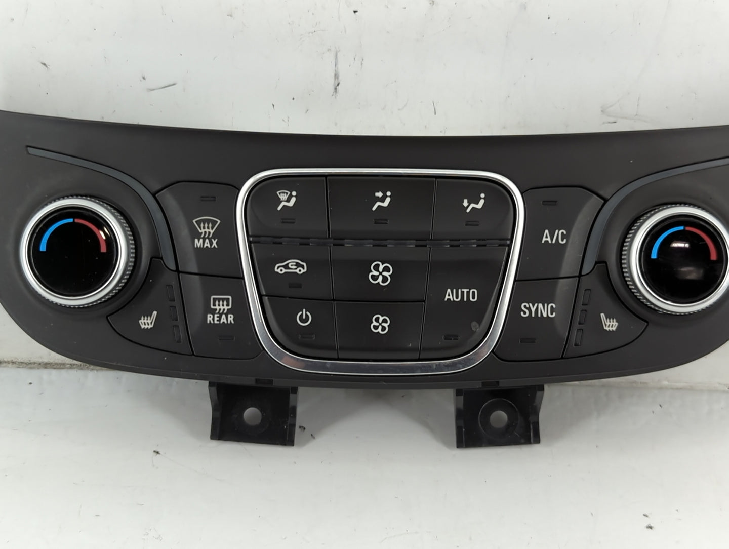 2018 Chevrolet Equinox Climate Control Module Temperature AC/Heater Replacement P/N:84175394 Fits OEM Used Auto Parts - Oemu