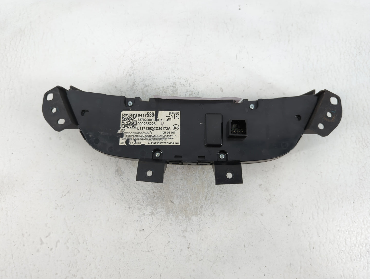 2018 Chevrolet Equinox Climate Control Module Temperature AC/Heater Replacement P/N:84175394 Fits OEM Used Auto Parts - Oemu