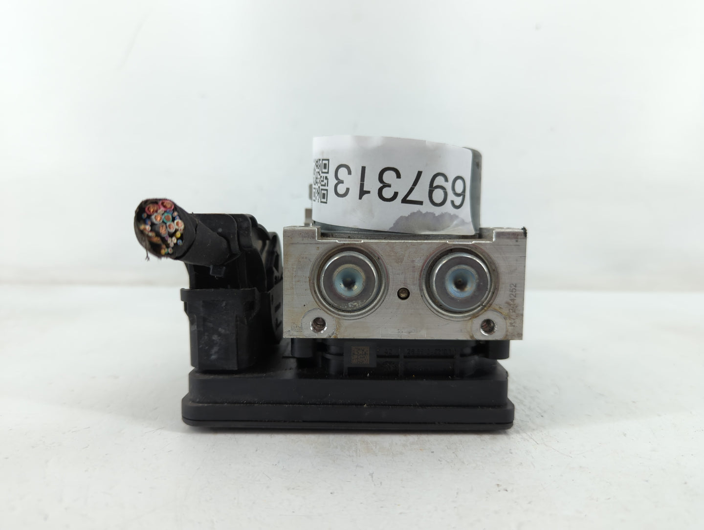 2018-2019 Chevrolet Equinox ABS Pump Control Module Replacement P/N:84254906 Fits Fits 2018 2019 2020 2021 OEM Used Auto Par