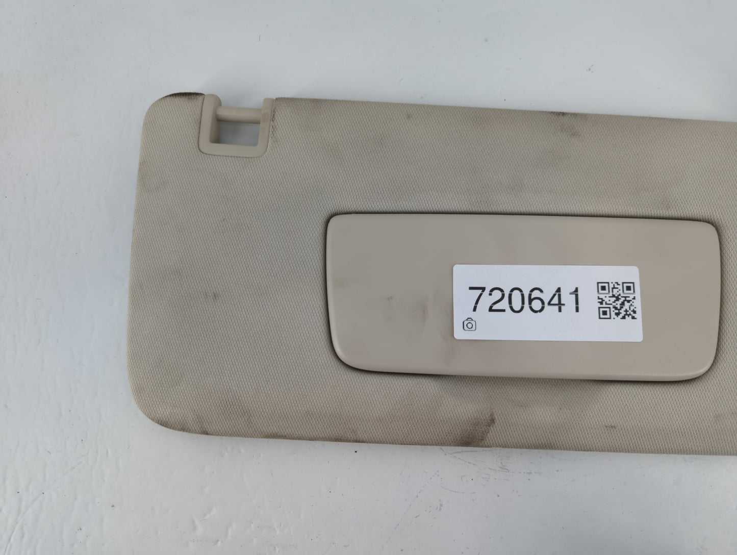 2018-2019 Chevrolet Equinox Sun Visor Shade Replacement Passenger Right Mirror Fits Fits 2018 2019 OEM Used Auto Parts - Oem