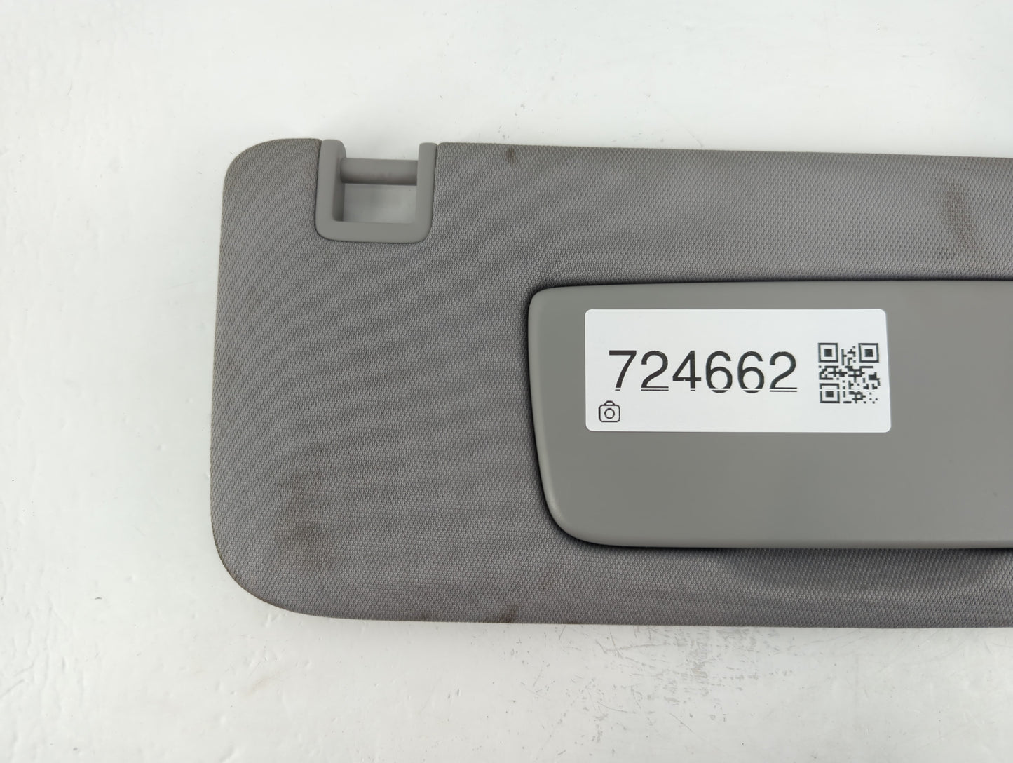 2018-2019 Chevrolet Equinox Sun Visor Shade Replacement Passenger Right Mirror Fits Fits 2018 2019 OEM Used Auto Parts - Oem