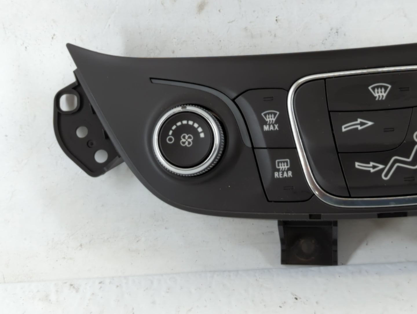 2018 Chevrolet Equinox Climate Control Module Temperature AC/Heater Replacement P/N:84175394 Fits OEM Used Auto Parts - Oemu