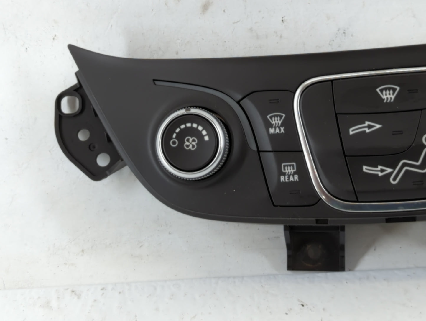 2018 Chevrolet Equinox Climate Control Module Temperature AC/Heater Replacement P/N:84175394 Fits OEM Used Auto Parts - Oemu