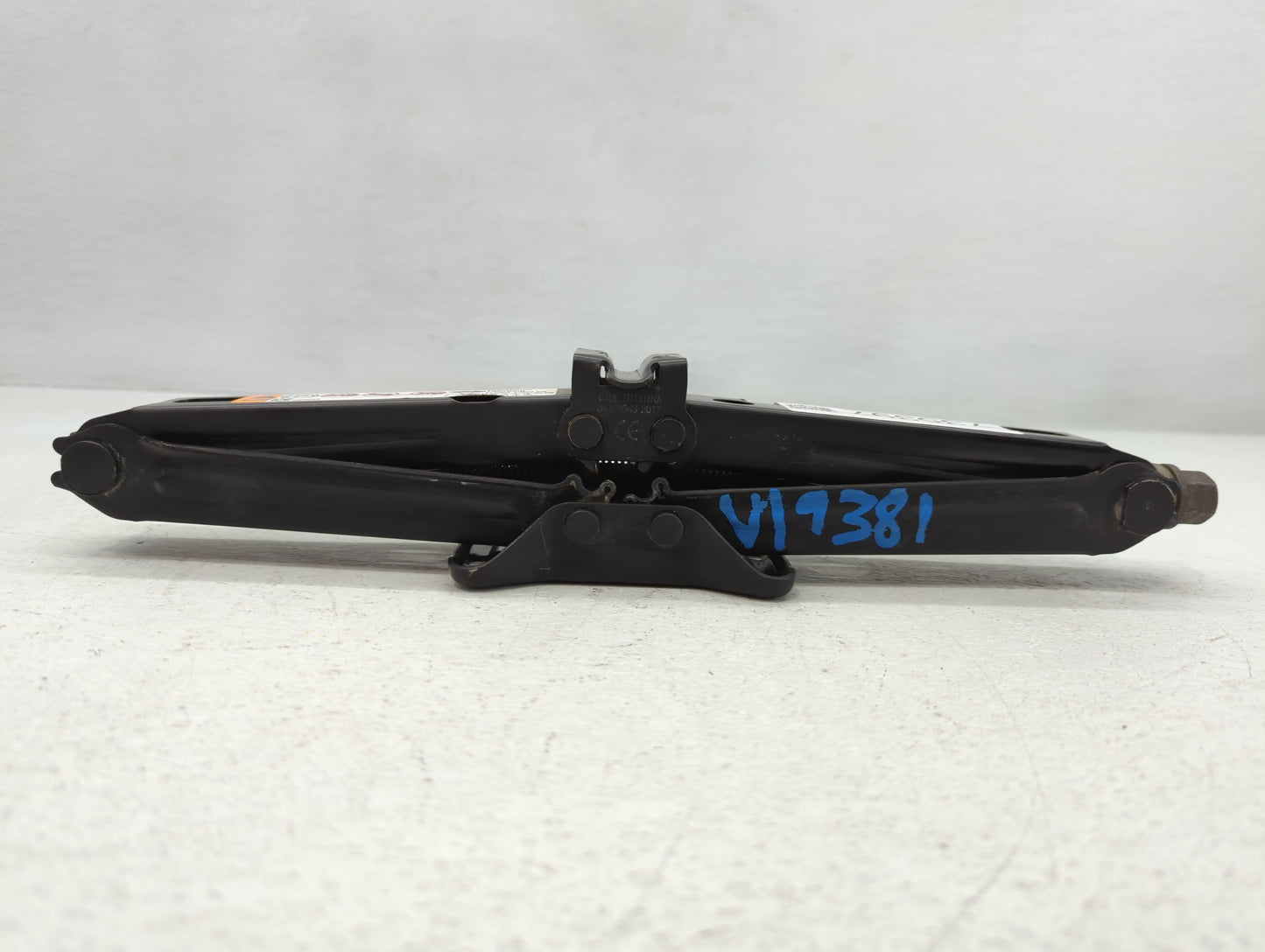 2018 Chevrolet Equinox Spare Scissor Car Jack - Oemusedautoparts1.com