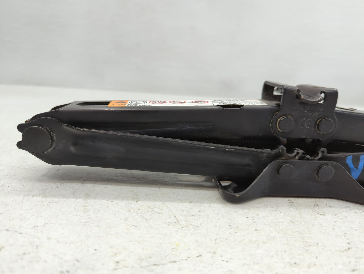 2018 Chevrolet Equinox Spare Scissor Car Jack 735397 - Oemusedautoparts1.com