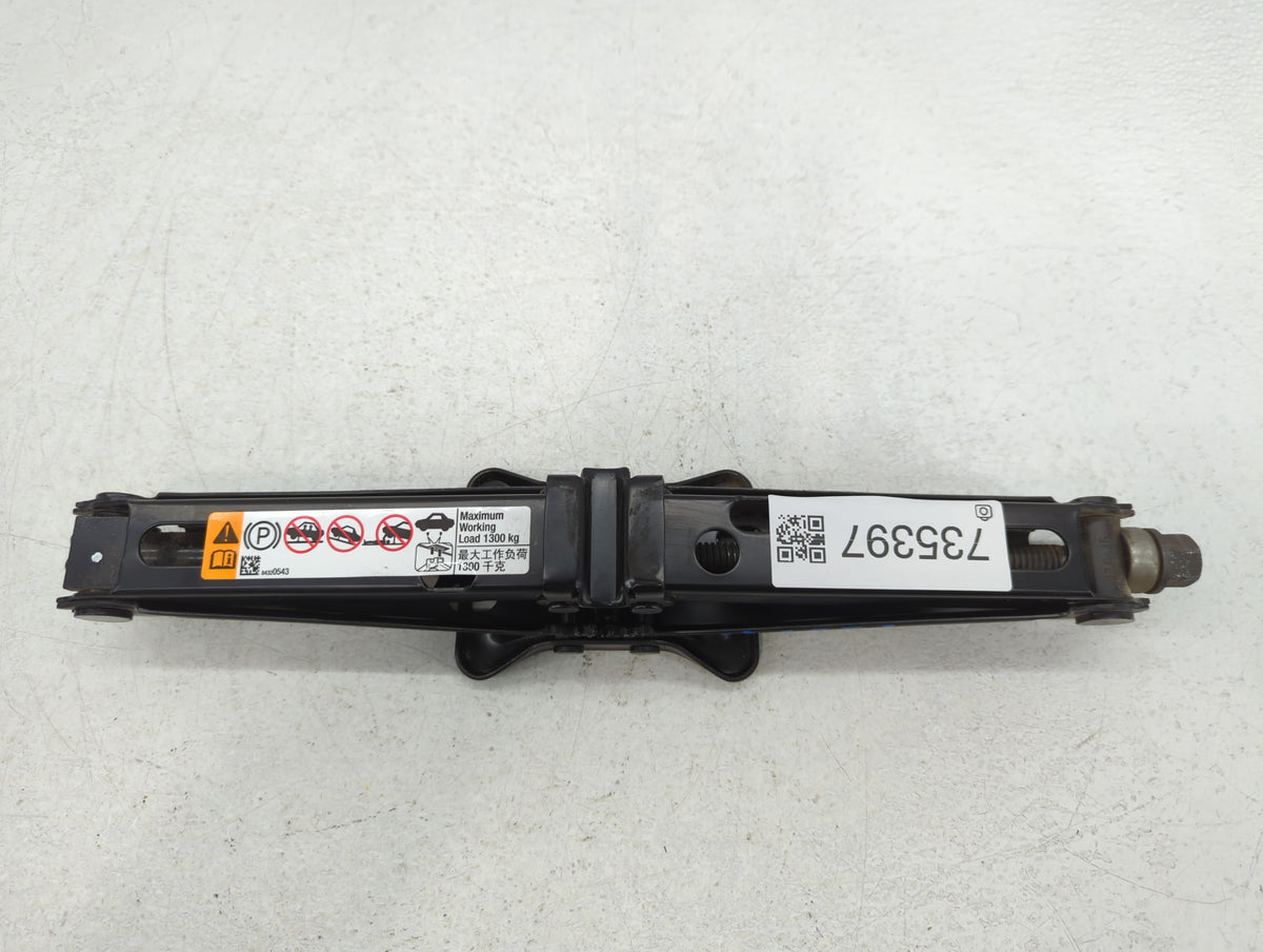 2018 Chevrolet Equinox Spare Scissor Car Jack 735397 - Oemusedautoparts1.com