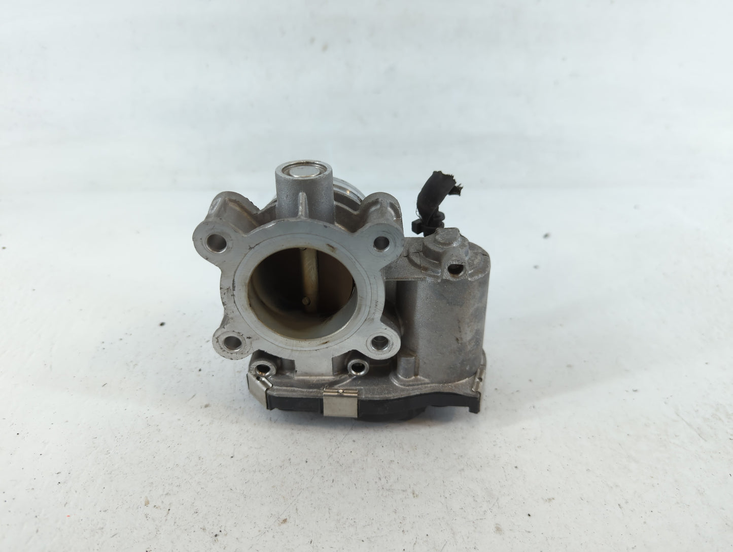 2018-2022 Chevrolet Equinox Throttle Body P/N:12671379AA Fits Fits 2016 2017 2018 2019 2020 2021 2022 OEM Used Auto Parts - 