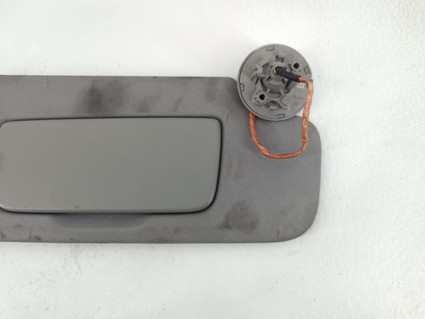 2018-2019 Chevrolet Equinox Sun Visor Shade Replacement Passenger Right Mirror Fits Fits 2018 2019 OEM Used Auto Parts - Oem