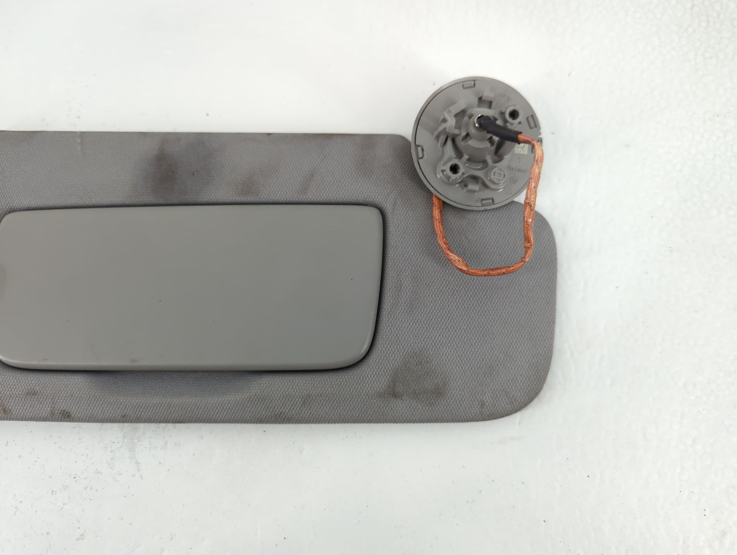 2018-2019 Chevrolet Equinox Sun Visor Shade Replacement Passenger Right Mirror Fits Fits 2018 2019 OEM Used Auto Parts - Oem