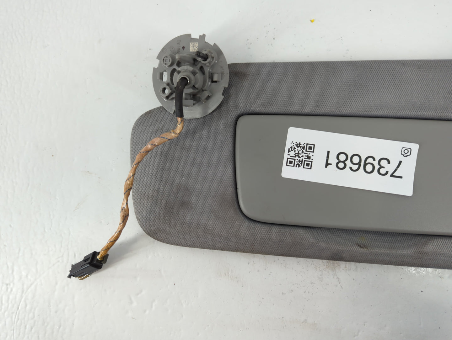 2018-2019 Chevrolet Equinox Sun Visor Shade Replacement Driver Left Mirror Fits Fits 2018 2019 OEM Used Auto Parts - Oemused