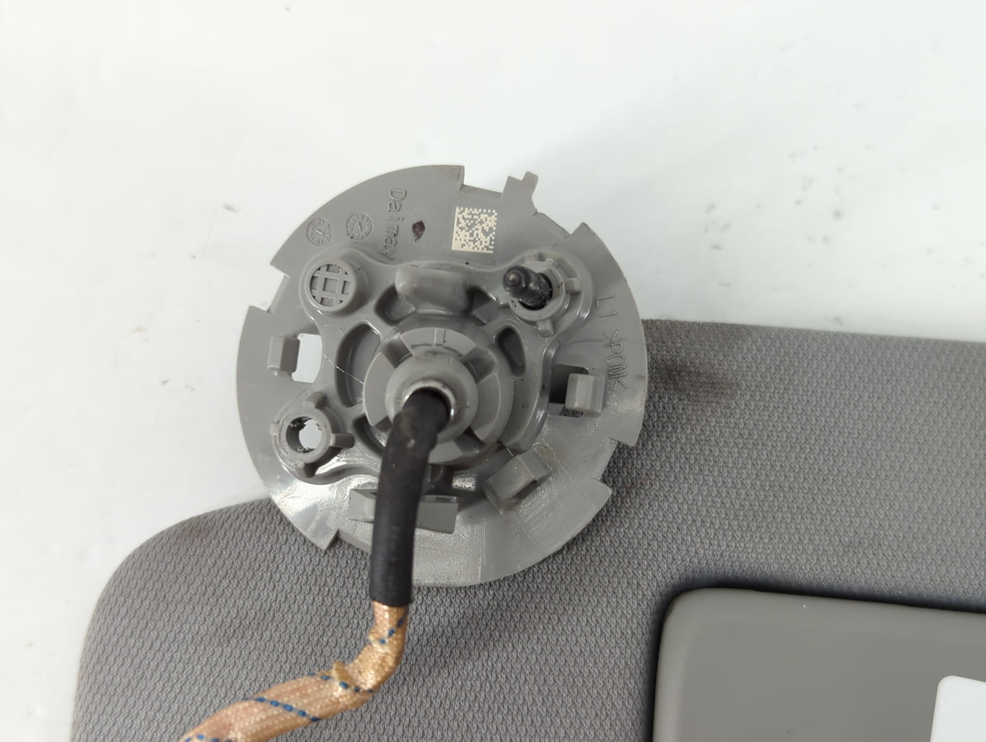 2018-2019 Chevrolet Equinox Sun Visor Shade Replacement Driver Left Mirror Fits Fits 2018 2019 OEM Used Auto Parts - Oemused