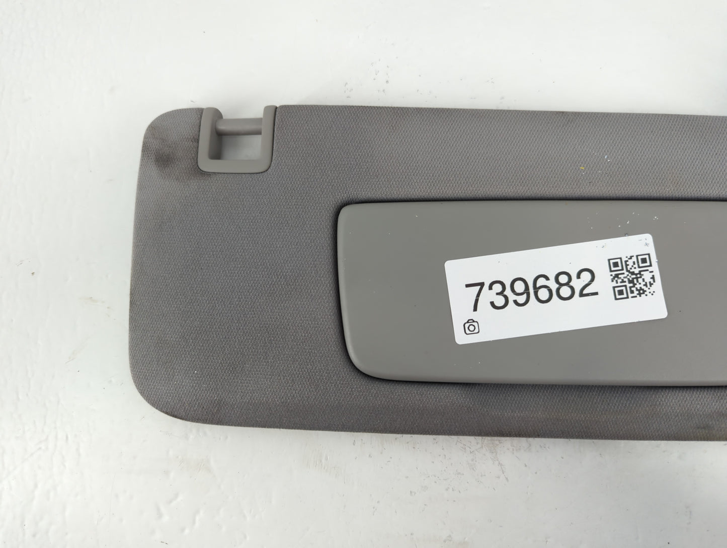 2018-2019 Chevrolet Equinox Sun Visor Shade Replacement Passenger Right Mirror Fits Fits 2018 2019 OEM Used Auto Parts - Oem