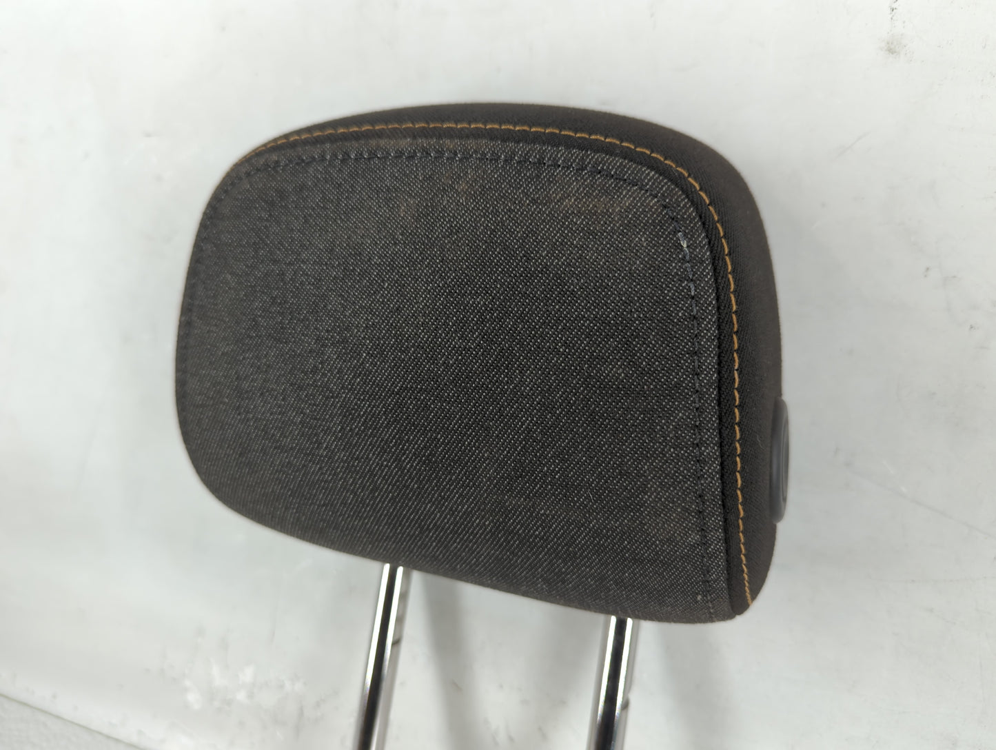 2018 Chevrolet Equinox Headrest Head Rest Front Driver Passenger Seat - Oemusedautoparts1.com