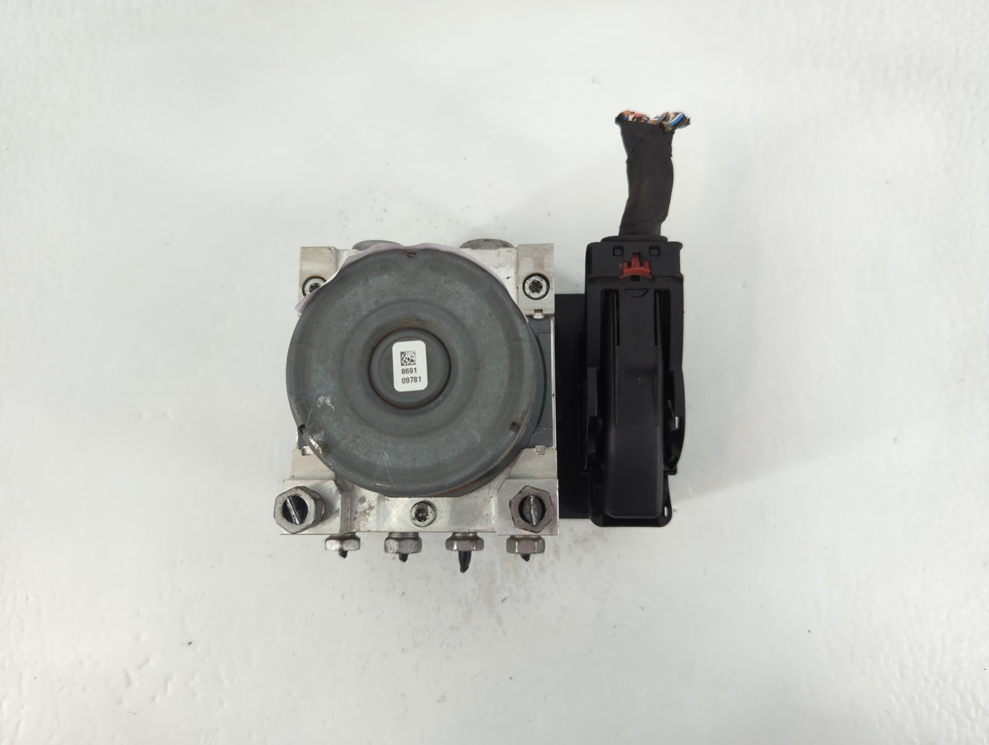 2018-2019 Chevrolet Equinox ABS Pump Control Module Replacement P/N:84414759 Fits Fits 2018 2019 2020 2021 OEM Used Auto Par