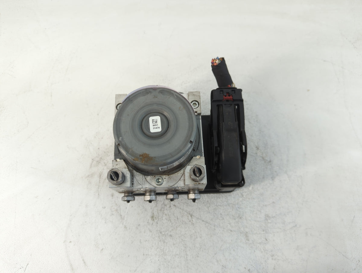 2018-2019 Chevrolet Equinox Anti-Lock Brake ABS Pump Module Actuator OEM P/N:84342052 Fits Fits 2018 2019 2020 2021 OEM Used