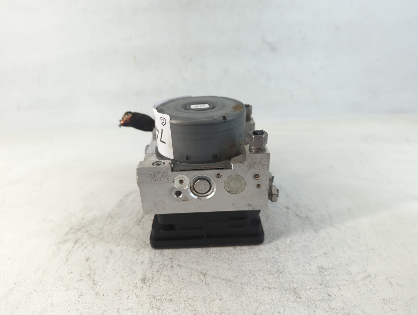 2018-2019 Chevrolet Equinox ABS Pump Control Module Replacement P/N:84342052 Fits Fits 2018 2019 2020 2021 OEM Used Auto Par