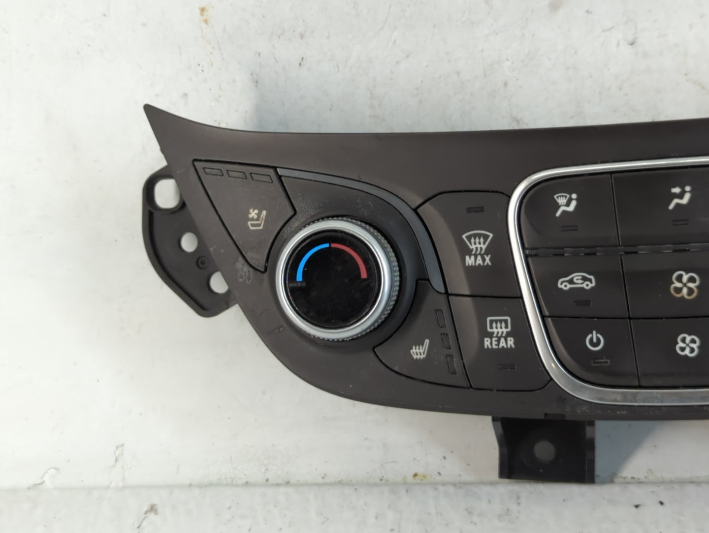 2018 Chevrolet Equinox Climate Control Module Temperature AC/Heater Replacement P/N:84175399 Fits OEM Used Auto Parts - Oemu