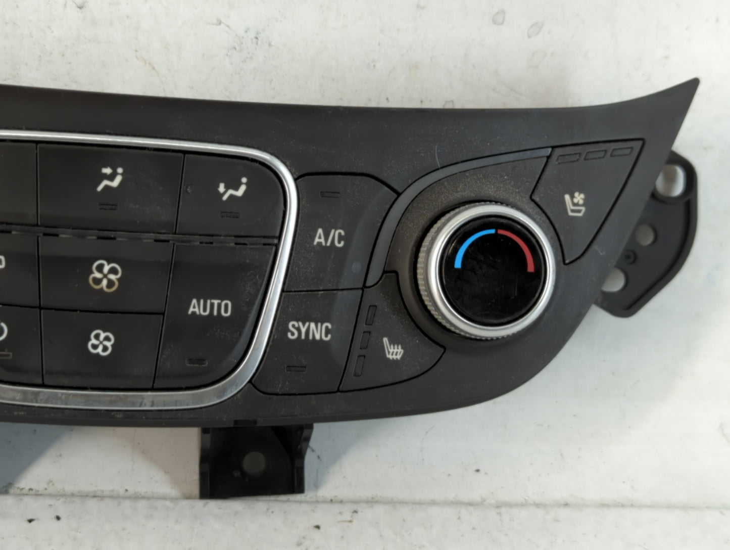 2018 Chevrolet Equinox Climate Control Module Temperature AC/Heater Replacement P/N:84175399 Fits OEM Used Auto Parts - Oemu