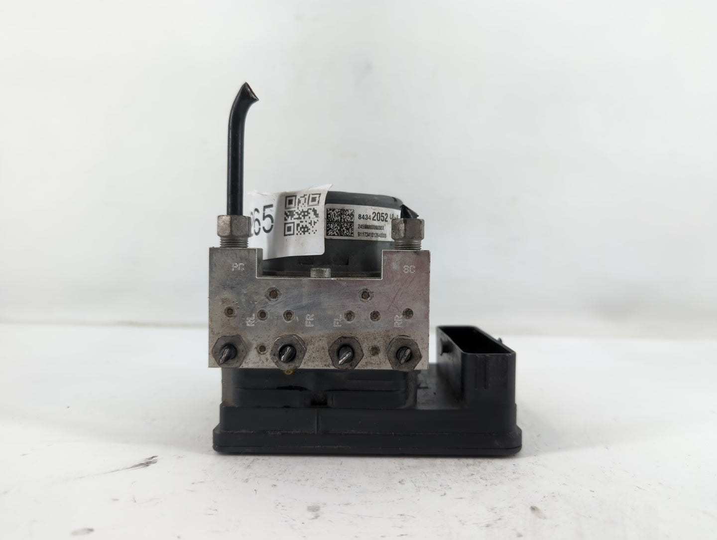 2018-2019 Chevrolet Equinox ABS Pump Control Module Replacement P/N:84342052 Fits Fits 2018 2019 2020 2021 OEM Used Auto Par