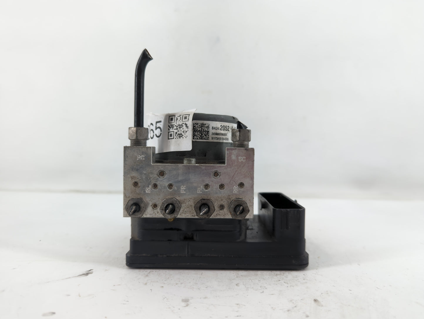 2018-2019 Chevrolet Equinox ABS Pump Control Module Replacement P/N:84342052 Fits Fits 2018 2019 2020 2021 OEM Used Auto Par